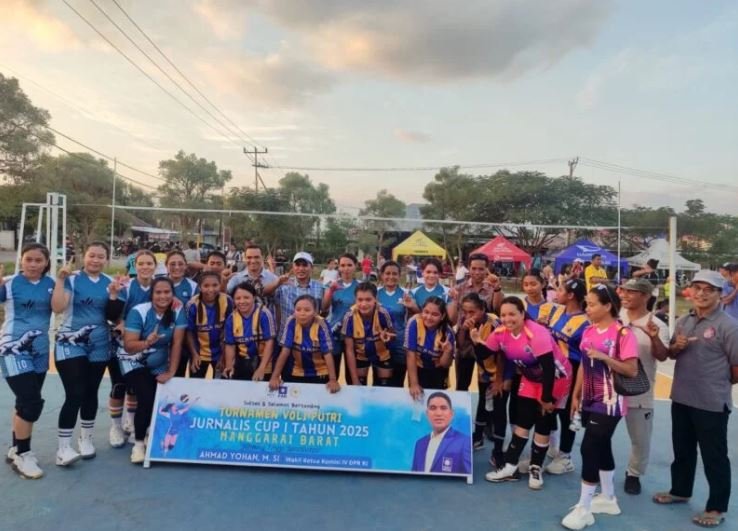Anggota DPR RI, Ahmad Yohan mengapresiasi penyelenggaraan Turnamen Voli Putri Jurnalis Cup 1 di Labuan Bajo, Manggarai Barat