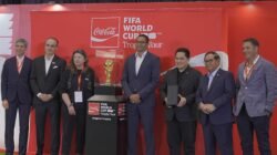 Coca-Cola Hadirkan Trofi Piala Dunia di Jakarta, Penggemar Sepak Bola Antusias