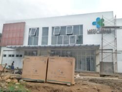 Lewat Masa Kontrak, Proyek Labkesmas Rp11 Miliar di Mabar Tak Kunjung Selesai